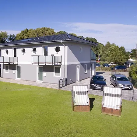 House Schotstek Mit Gratis Nutzung Vom Ahoi Erlebnisbad Und Sauna In Sellin Feriehus *