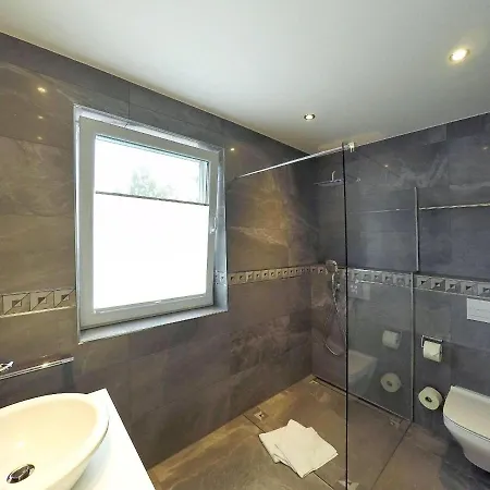 Strandnah, Balkon, Meerblick, Sauna, Gratis Nutzung Vom Ahoi Erlebnisbad Und Sauna In Sellin - House Schotstek *