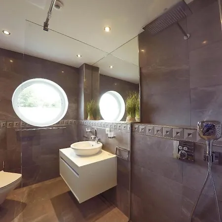 Strandnah, Balkon, Meerblick, Sauna, Gratis Nutzung Vom Ahoi Erlebnisbad Und Sauna In Sellin - House Schotstek 펜션