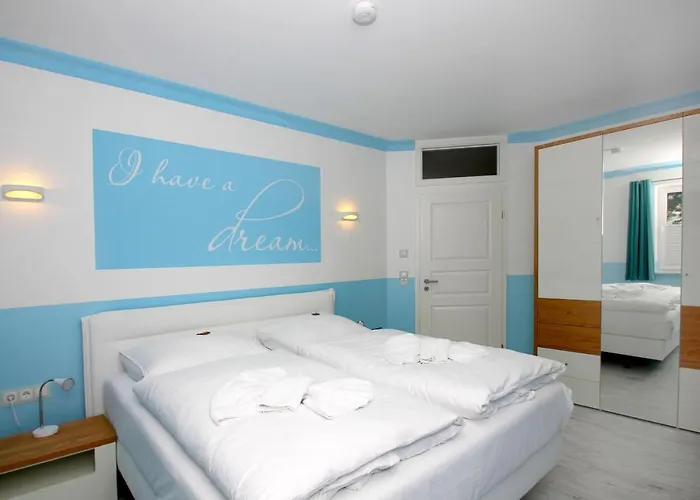 Holiday home Beach House Schotstek Mit Gratis Nutzung Vom Ahoi Erlebnisbad Und Sauna In Sellin Goehren (Ruegen)